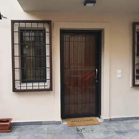 Apartment Cozy House With Garden In The Old Town Thessaloniki