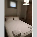 Cozy House With Garden In The Old Town 테살로니키