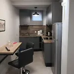 아파트 Cozy House With Garden In The Old Town *