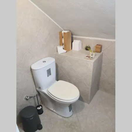 Apartman Cozy House With Garden In The Old Town